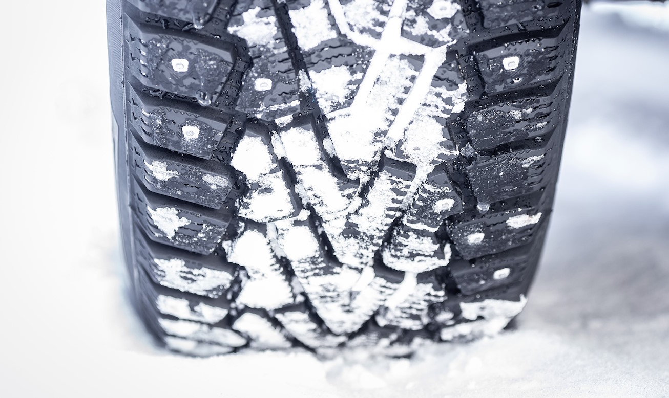 studded snow tires